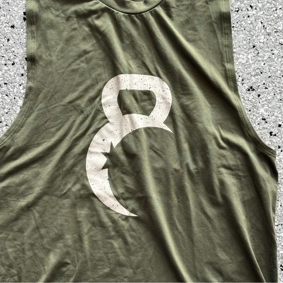 ZYIA Olive Green Kettlebell Graphic Active Tank - Picture 2 of 5